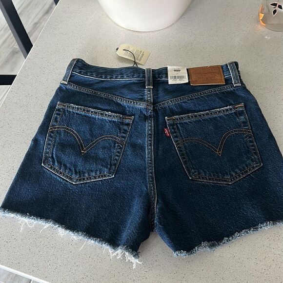 NWT Levi's Ribcage Denim Short Super High Rise Slim Through Hip Button Fly 28 - Picture 6 of 15